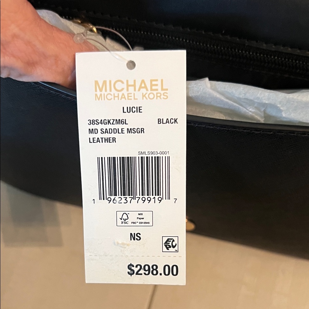 Michael Kors lucie messenger bag - Picture 4 of 5